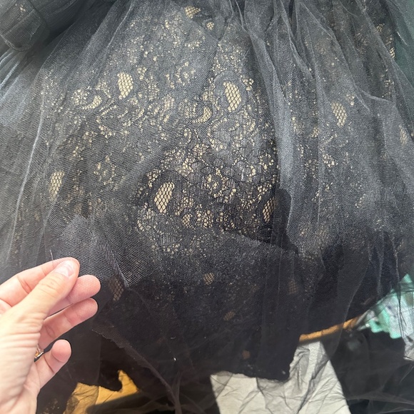 Monique Lhuillier ML Shirred Tulle Overlay Lace Trumpet Prom Dress V Neck Sz 10 - Picture 9 of 11